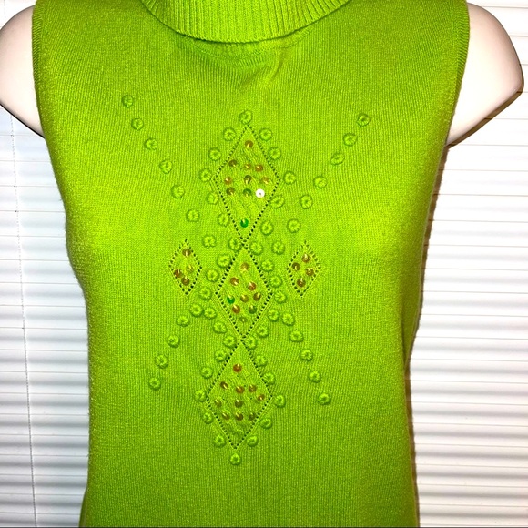 R•Q•T Turtle Neck Sweater - Picture 3 of 7